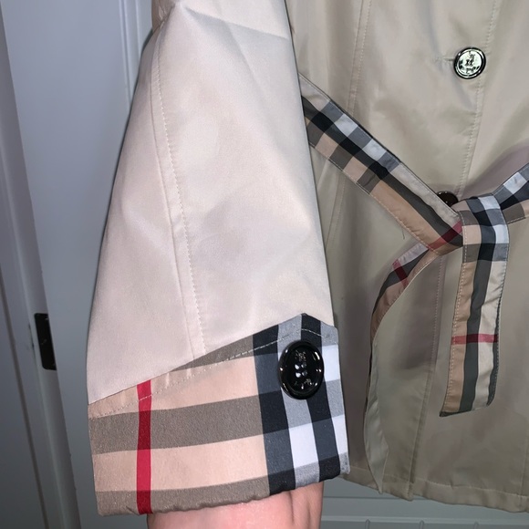 Beautiful Burberry jacket - Picture 6 of 15